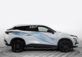 Подержанный автомобиль Omoda C5 2024 года (4 фото)