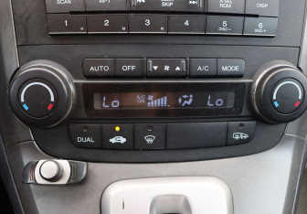 Подержанный автомобиль Honda CR-V 2008 года (19 фото)