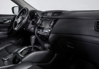 Подержанный автомобиль Nissan X-Trail 2021 года (9 фото)