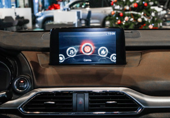 Подержанный автомобиль Mazda CX-9 2017 года (12 фото)