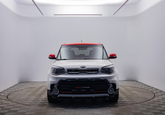 Подержанный автомобиль Kia Soul 2016 года (2 фото)