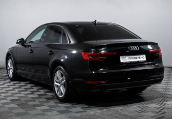 Подержанный автомобиль Audi A4 Sedan 2017 года (7 фото)
