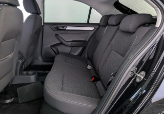 Подержанный автомобиль Skoda Rapid Liftback 2020 года (18 фото)