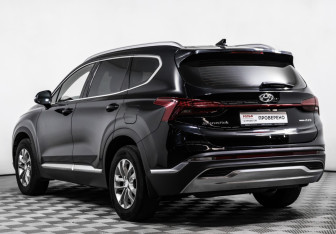 Подержанный автомобиль Hyundai Santa Fe 2022 года (7 фото)