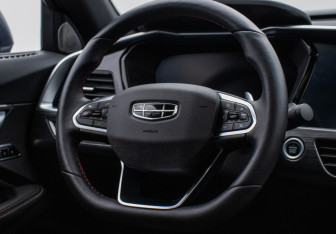 Подержанный автомобиль Geely Tugella 2023 года (15 фото)