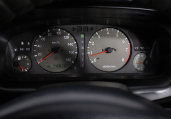 Подержанный автомобиль Nissan Bluebird Sedan 1999 года (10 фото)