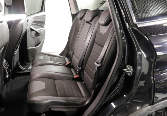 Подержанный автомобиль Ford Kuga 2014 года (13 фото)