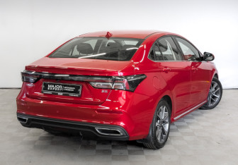 Подержанный автомобиль Omoda S5 2023 года (4 фото)