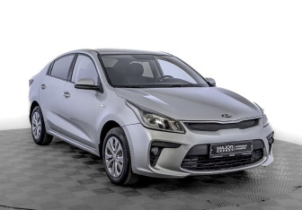 Подержанный автомобиль Kia Rio Sedan 2018 года (3 фото)