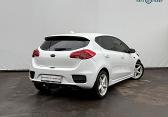 Подержанный автомобиль Kia Ceed Hatchback 2017 года (5 фото)