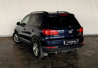 Подержанный автомобиль Volkswagen Tiguan 2011 года (7 фото)