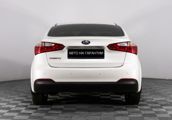 Подержанный автомобиль Kia Cerato Sedan 2015 года (4 фото)