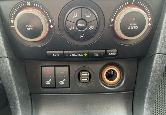 Подержанный автомобиль Mazda 3 Hatchback 2006 года (14 фото)