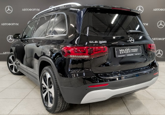 Подержанный автомобиль Mercedes-Benz GLB 2020 года (7 фото)