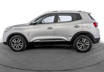 Подержанный автомобиль Chery Tiggo 4 2022 года (8 фото)