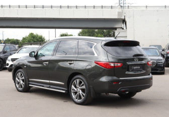 Подержанный автомобиль Infiniti QX60 2014 года (7 фото)