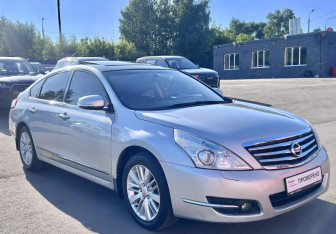 Подержанный автомобиль Nissan Teana 2011 года (3 фото)