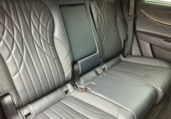 Подержанный автомобиль Jaecoo J8 2024 года (16 фото)