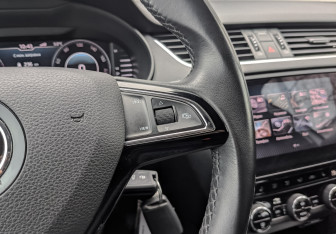 Подержанный автомобиль Skoda Octavia Liftback 2019 года (29 фото)