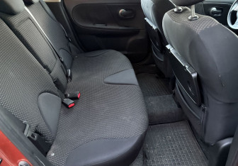 Подержанный автомобиль Nissan Note 2007 года (11 фото)