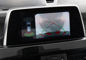 Подержанный автомобиль BMW X1 2017 года (16 фото)