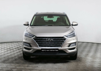 Подержанный автомобиль Hyundai Tucson 2020 года (2 фото)