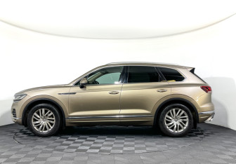 Подержанный автомобиль Volkswagen Touareg 2018 года (8 фото)