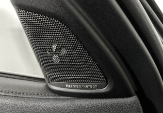 Подержанный автомобиль BMW X6 2016 года (19 фото)