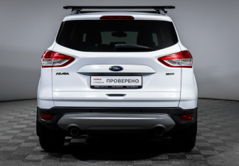 Подержанный автомобиль Ford Kuga 2014 года (6 фото)