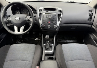 Подержанный автомобиль Kia Ceed Wagon 2012 года (12 фото)