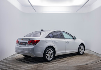 Подержанный автомобиль Chevrolet Cruze Sedan 2014 года (5 фото)