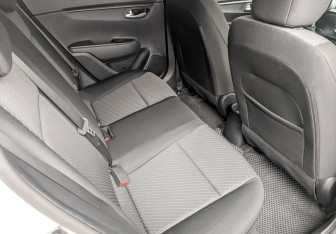 Подержанный автомобиль Kia Rio Hatchback 2019 года (12 фото)