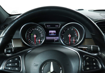 Подержанный автомобиль Mercedes-Benz GLE 2018 года (11 фото)