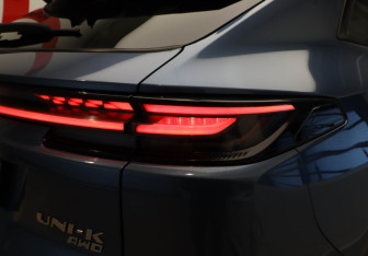 Подержанный автомобиль Changan UNI-K 2023 года (29 фото)