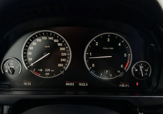 Подержанный автомобиль BMW X6 2015 года (14 фото)