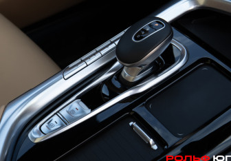 Подержанный автомобиль Voyah Free 2022 года (18 фото)