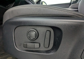 Подержанный автомобиль Land Rover Range Rover Velar 2020 года (25 фото)