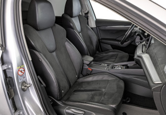 Подержанный автомобиль Skoda Octavia Liftback 2021 года (23 фото)