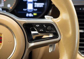 Подержанный автомобиль Porsche Macan 2014 года (15 фото)