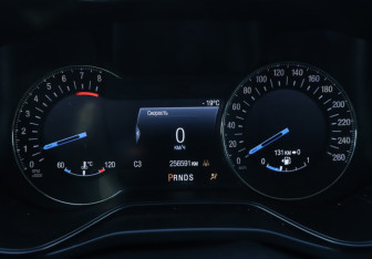 Подержанный автомобиль Ford Mondeo Sedan 2015 года (11 фото)