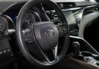 Подержанный автомобиль Toyota Camry Sedan 2020 года (13 фото)