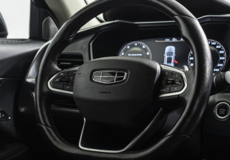 Подержанный автомобиль Geely Tugella 2020 года (10 фото)