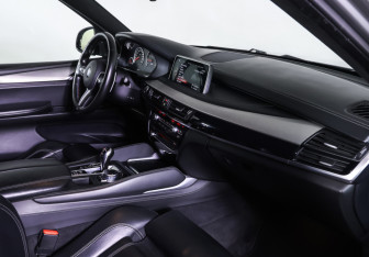 Подержанный автомобиль BMW X5 M 2015 года (11 фото)