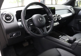 Подержанный автомобиль Mercedes-Benz GLB 2020 года (13 фото)