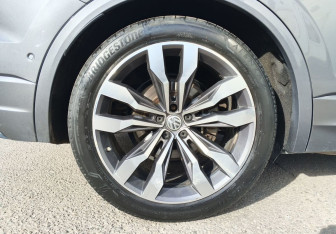 Подержанный автомобиль Volkswagen Touareg 2019 года (11 фото)