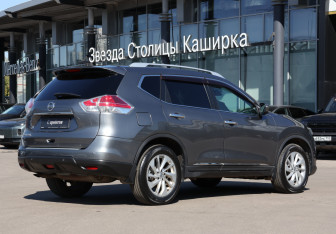 Подержанный автомобиль Nissan X-Trail 2015 года (5 фото)