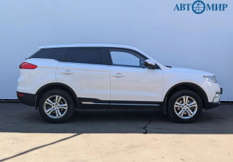 Подержанный автомобиль Geely Atlas 2018 года (4 фото)