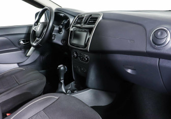 Подержанный автомобиль Renault Logan Sedan 2020 года (9 фото)