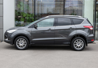 Подержанный автомобиль Ford Kuga 2016 года (8 фото)