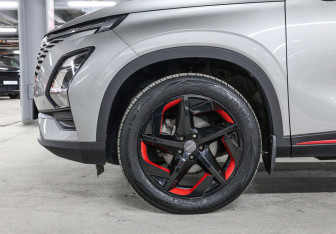Подержанный автомобиль Omoda C5 2023 года (24 фото)